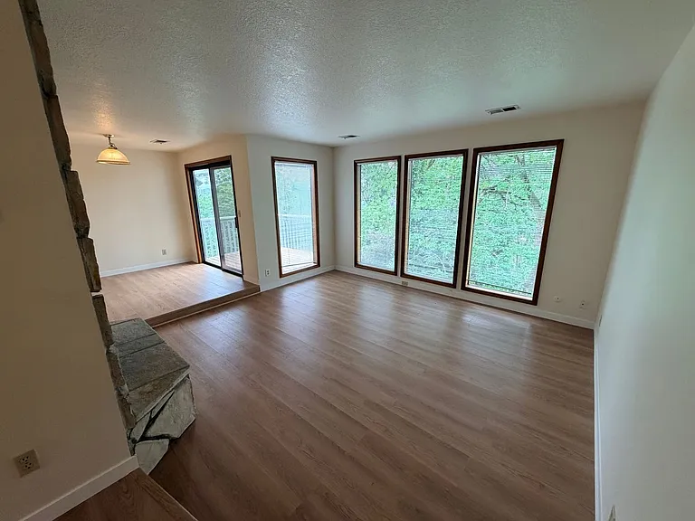 4389 Imperial Dr — Photo 6