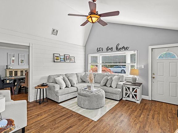 4th image of 1403 Valley Drive