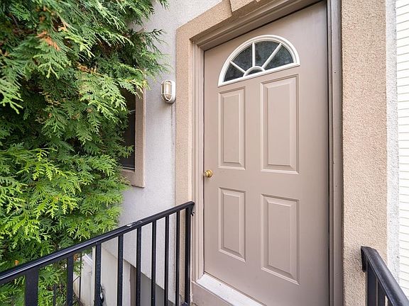 4th image of 100 Central Ave #3