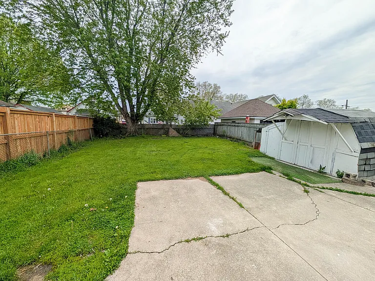 168 Borden Ave — Photo 19