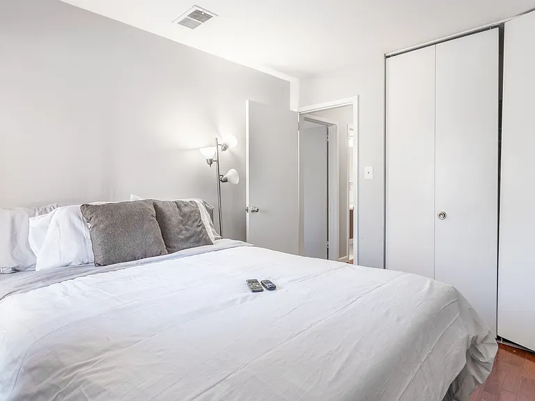 1546 Northgate Sq #21C — Photo 17