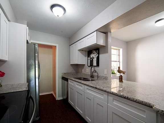 2nd image of 2822 Golfing Green Dr #2824