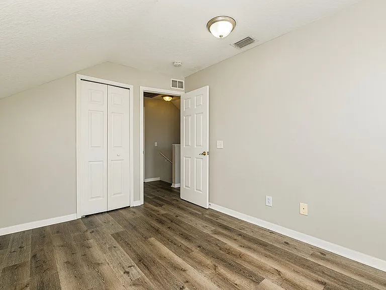 1818 Horsechestnut Ct — Photo 13