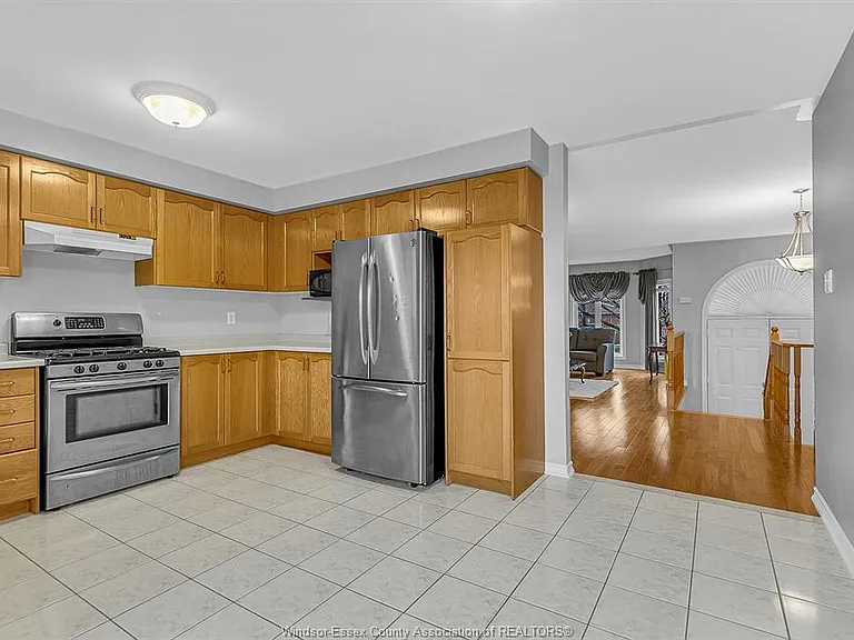 3114 Fletcher Cres — Photo 13