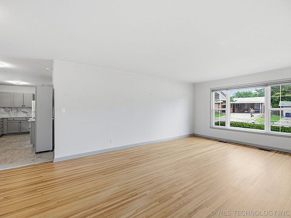 3rd image of 5928 E 26th St