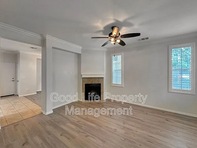 1828 Scarlet Pl — Photo 2