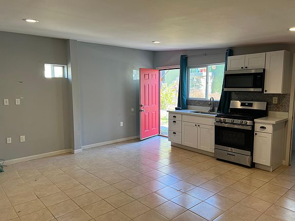 4th image of 1115 E Whitton Ave #4