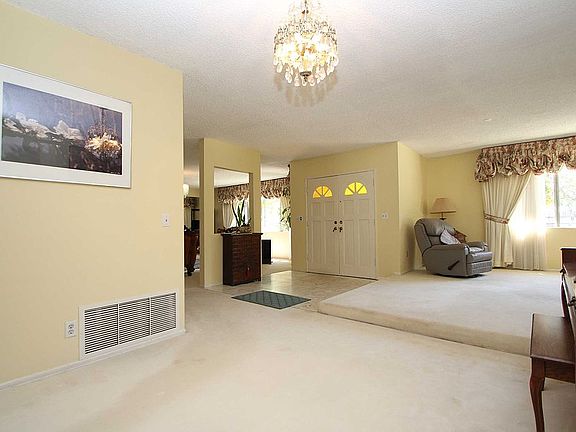 3rd image of 23221 Dolorosa St
