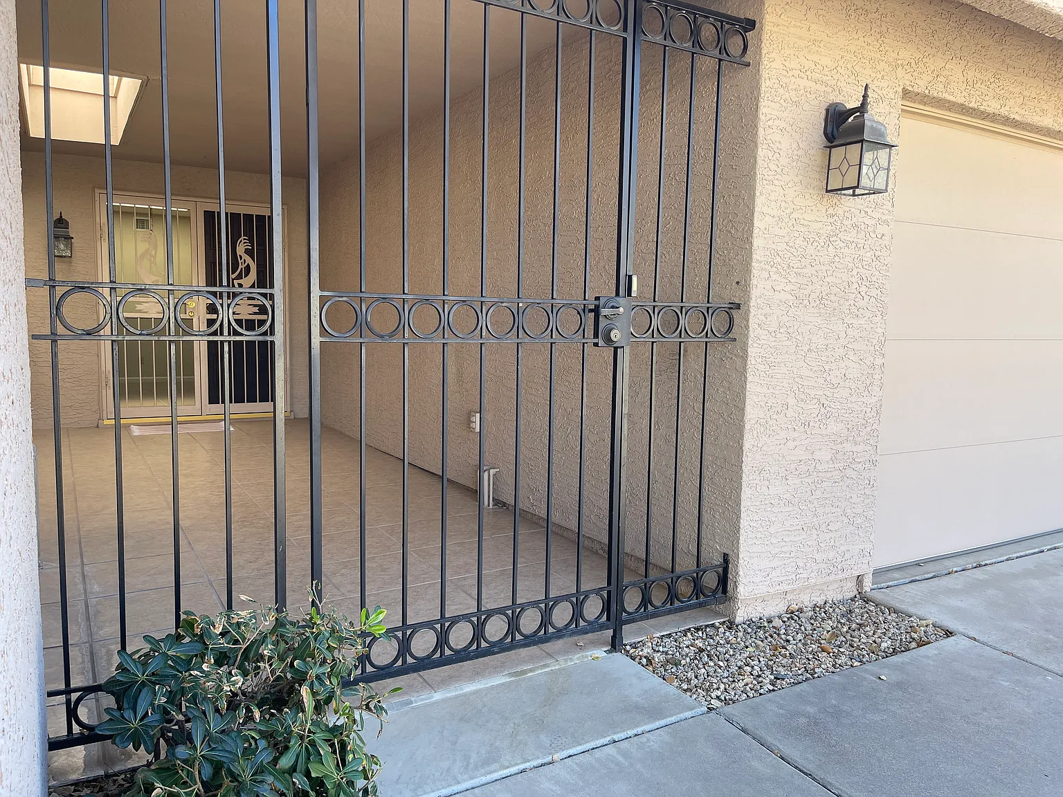 3 bed, 2000 sqft, $2,950 — Photo 2