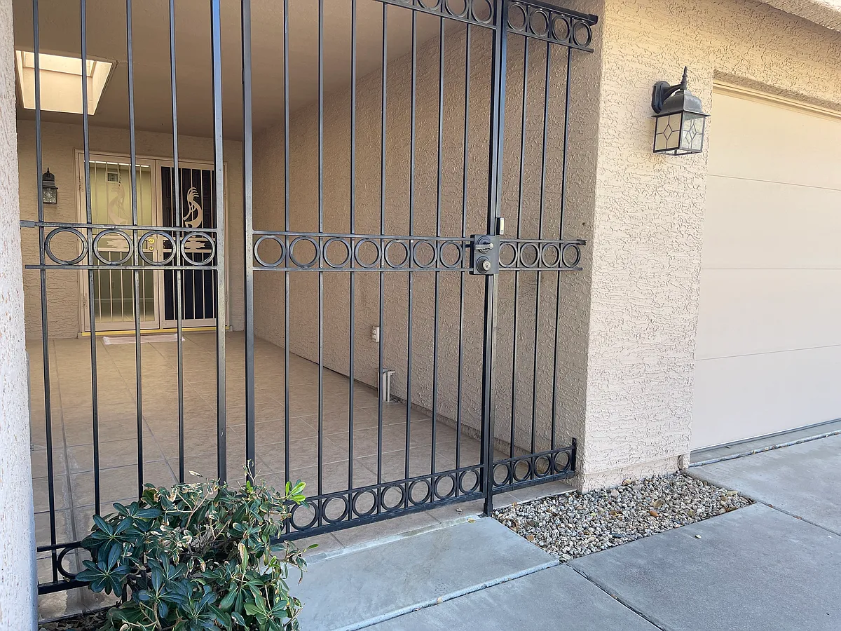 Building Photo - 6317 E Aire Libre Ln