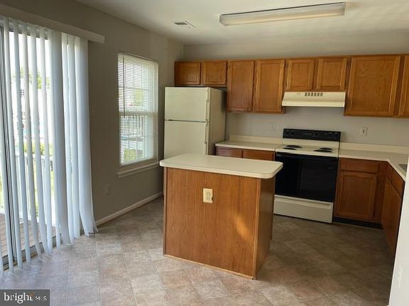 2nd image of 1578 Fallowfield Ct #1578