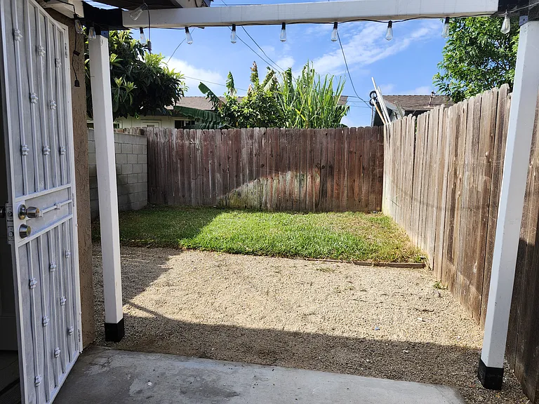 7752 Newman Ave #4 — Photo 11