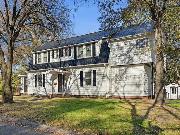 3rd image of 1006 10th Ave.