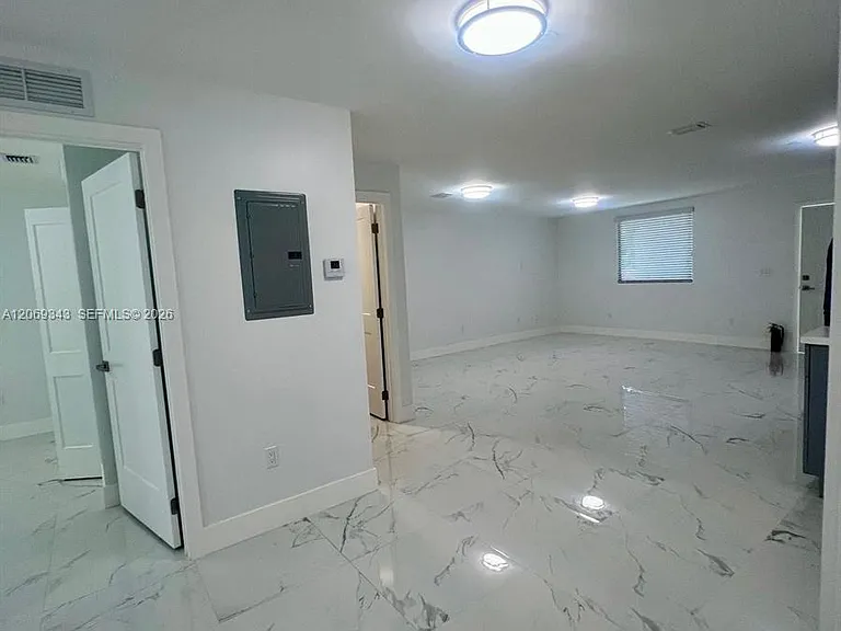 1860 NW 19th St #202 — Photo 8