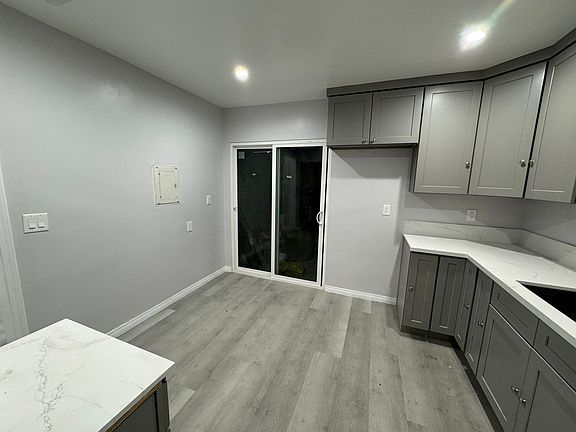 4th image of 910 E Artesia Blvd #914