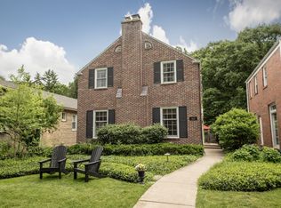 2411 Lawndale Ave, Evanston, IL 60201