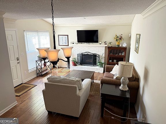 3rd image of 554 Picketts Bend Cir