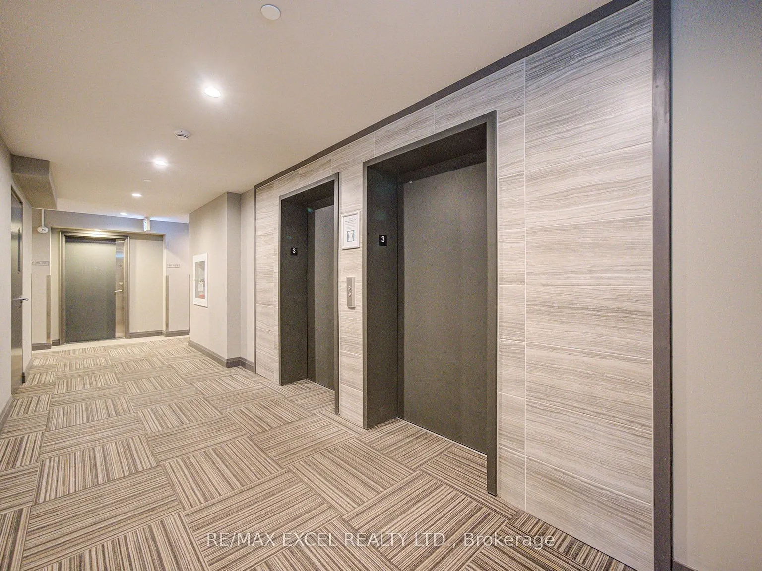 2 Adam Sellers St — Photo 4