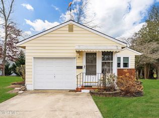 33 Gardenia Way, Toms River, NJ 08755