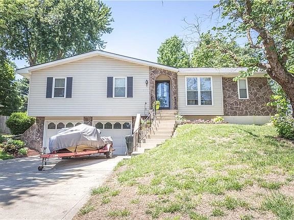 5th image of 110 N Ethel Ln