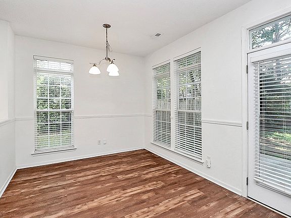 5th image of 5028 Silabert Ave