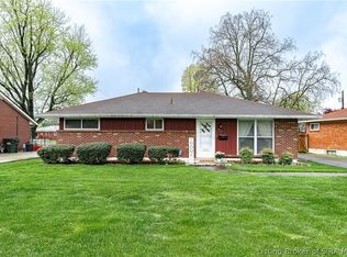 407 Chickadee Ln, Jeffersonville, IN 47130