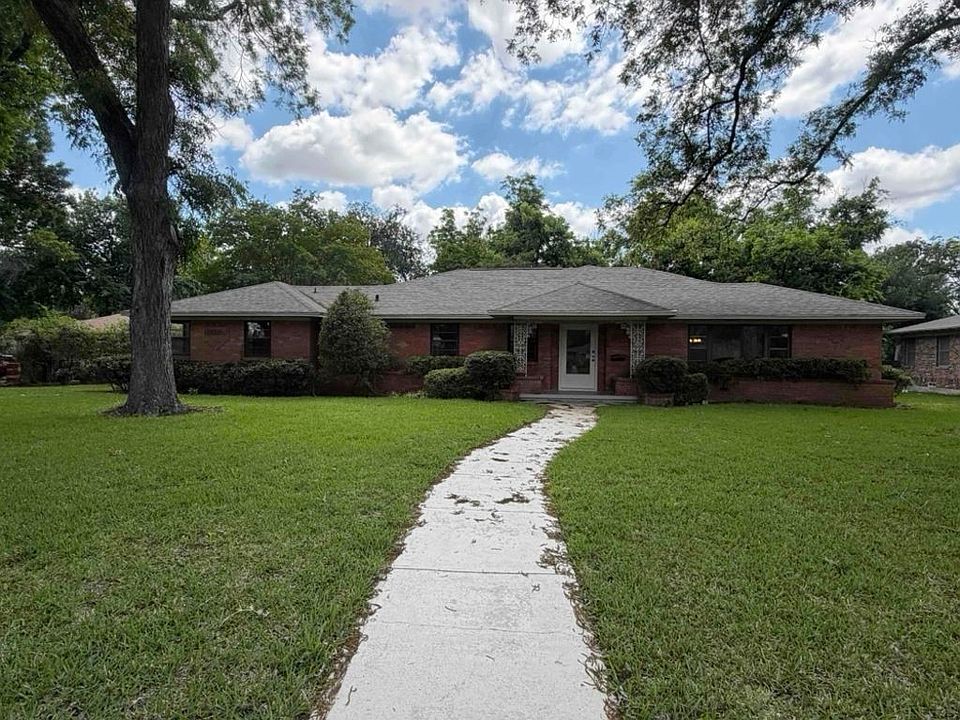 1st image of 1825 Arrow Ln