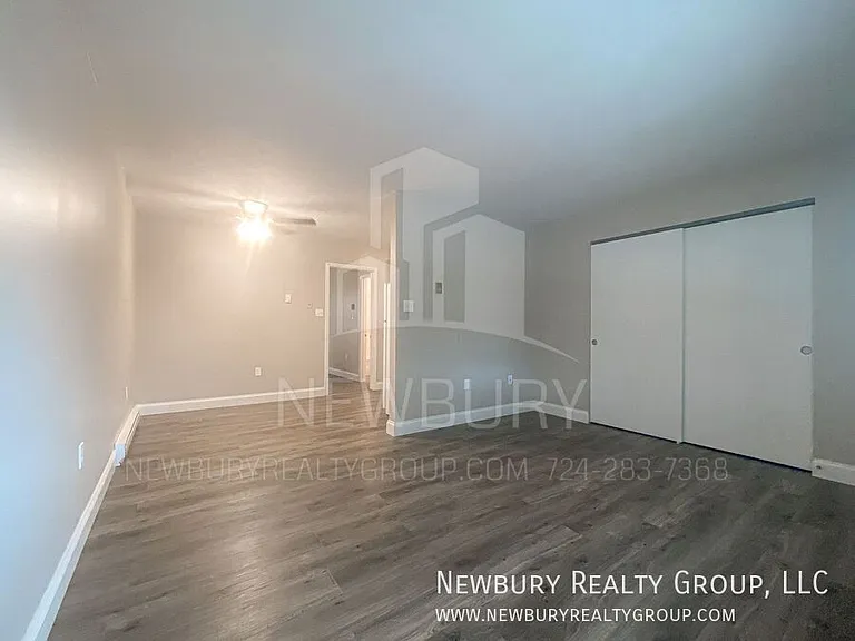 49 Sunbury Est — Photo 3