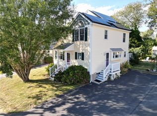 17 W Side Rd, Wakefield, RI 02879