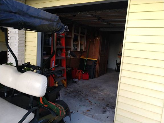 5th image of 719 N Edgewater Dr