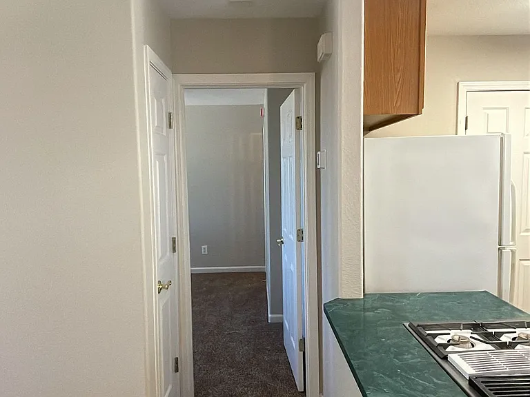 2120 Country Club Dr — Photo 7