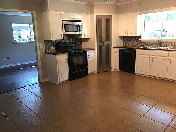 4th image of 309 Shady Ln