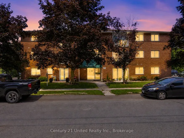 136 Ware St Unit 201, Peterborough, ON K9J 2B8