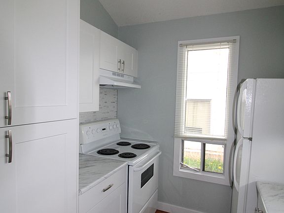 4th image of 1727 Saint Edward Blvd N #B