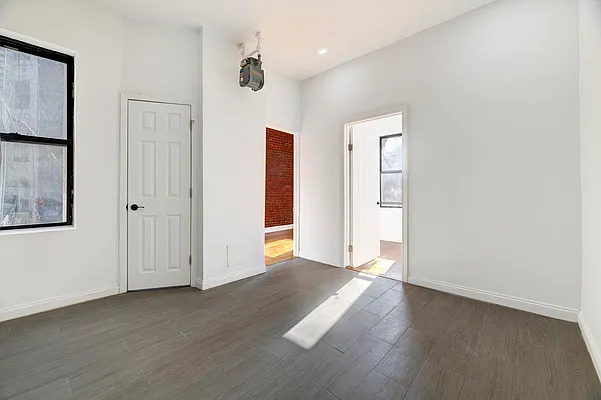 Rented by REAL New York | media 2