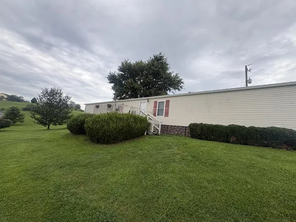132 Glade View Ln, Rural Retreat, VA 24368