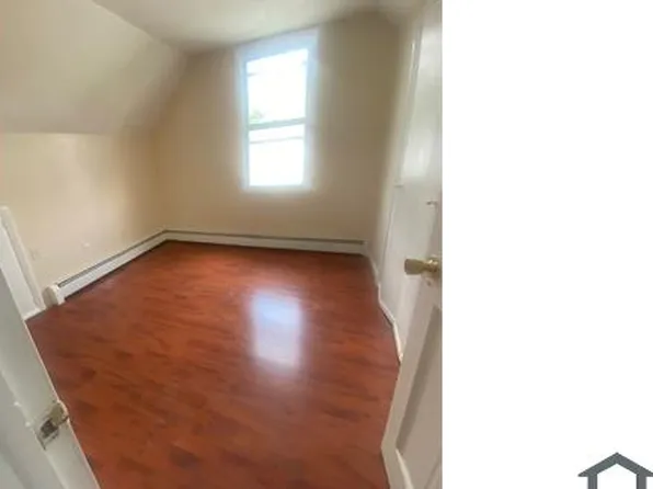 18 Woodbury Ave APT 3, Norwalk, CT 06850