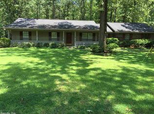 6910 Village Dr, Pine Bluff, AR 71603