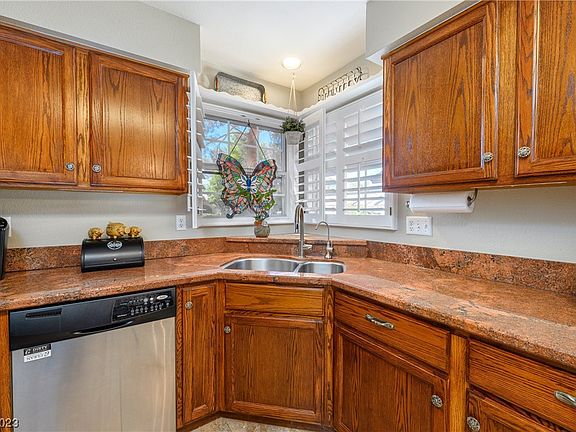 4th image of 5412 Cove Point Dr
