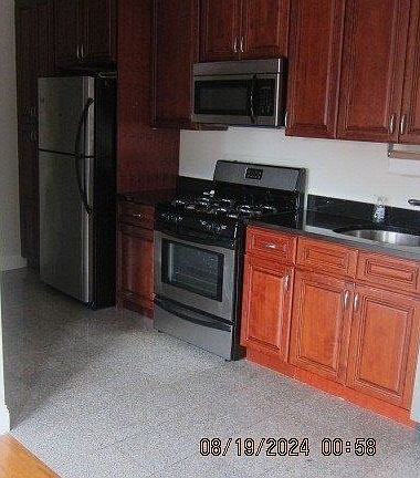 3rd image of 24702 Jericho Tpke E Unit 1R