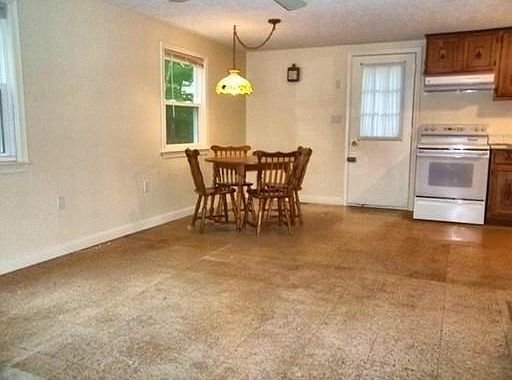 5th image of 262 Plymouth Ave