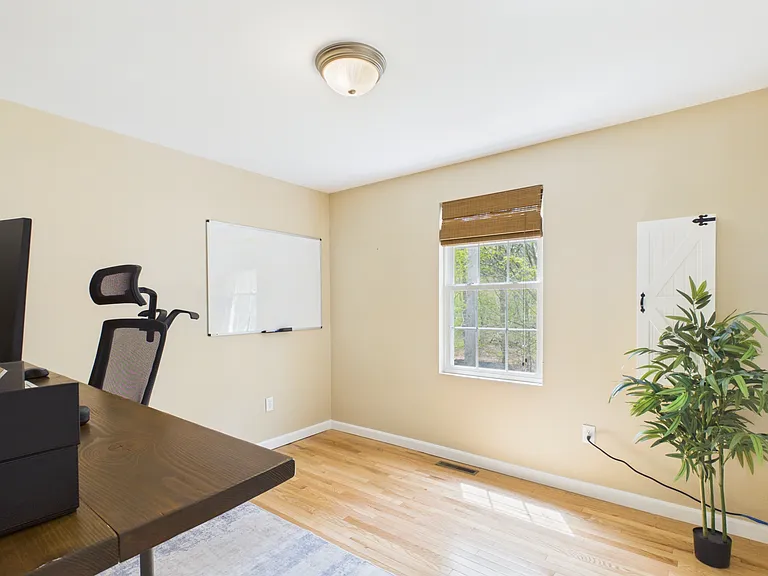 23 Beechwood Hollow St — Photo 22