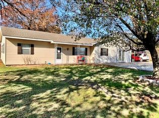 810 Shawnee St, South Coffeyville, OK 74072