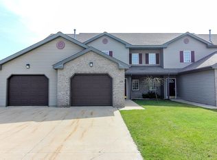 103 Waverly Dr, Cambridge, WI 53523