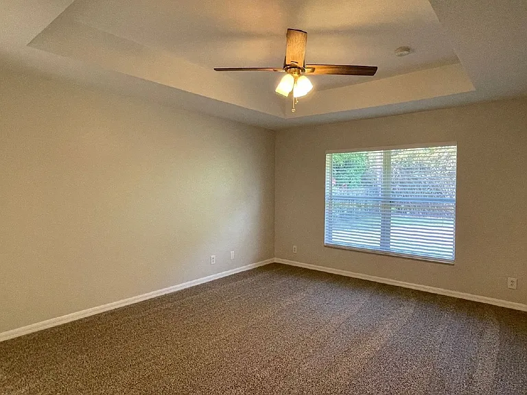 517 SW Paar Dr — Photo 11