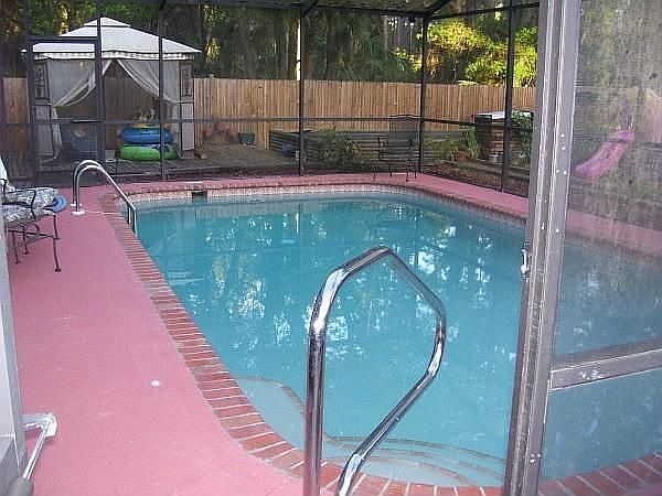 Screened & Heated Pool 