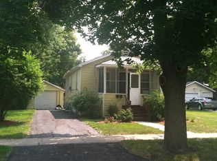 403 N Harrison Ave, Aurora, IL 60506