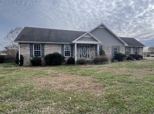 337 Browns Rd, Lafayette, TN 37083