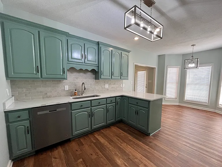 17916 Remington Dr — Photo 10