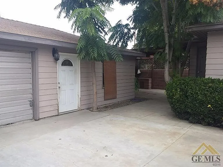 2 bed, 1024 sqft, $1,300 — Photo 4